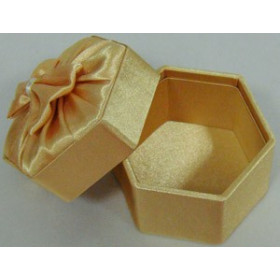 Boîte à dragées chic hexagonale en satin or
