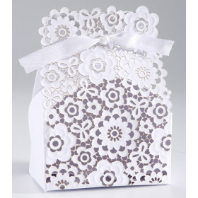 20 boîtes à dragées carton fleurs ajourées blanc