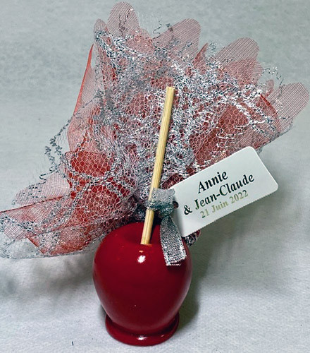Sujet à dragées original pomme d'amour rouge produit fini