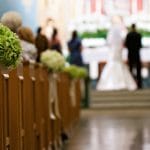 Comment décorer votre allée d’église ? allee-eglise-mariage